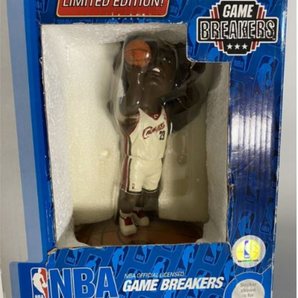 Vintage Lebron James Cavaliers Figure 2005 NBA Gamebreakers Ltd Ed NEW OLD STOCK